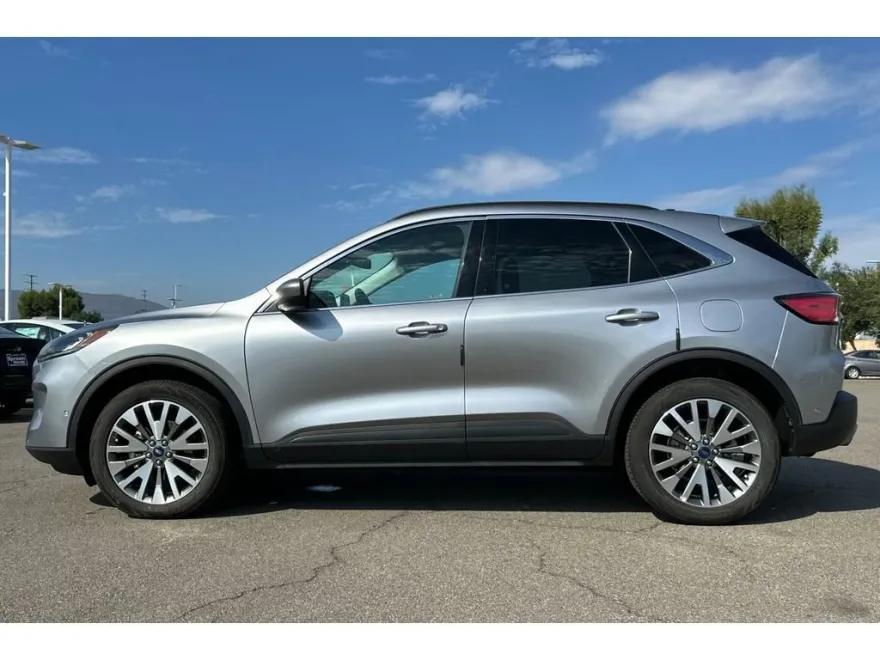 2021 Ford Escape Titanium photo 1