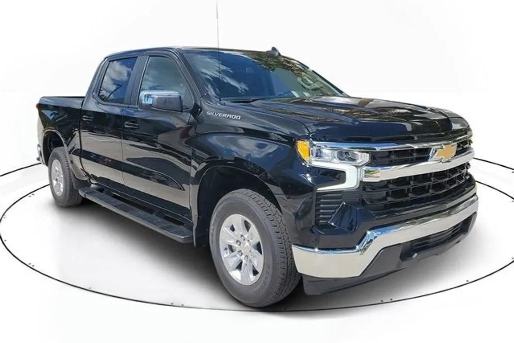 2025 Chevrolet Silverado 1500 LT photo 1