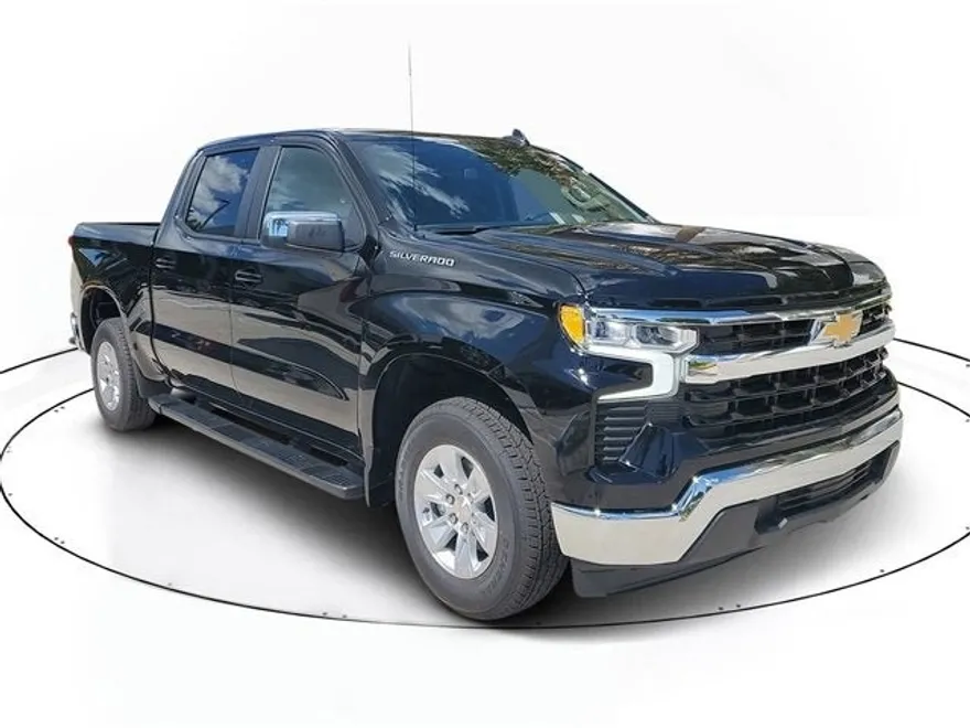 2025 Chevrolet Silverado 1500 LT photo 1