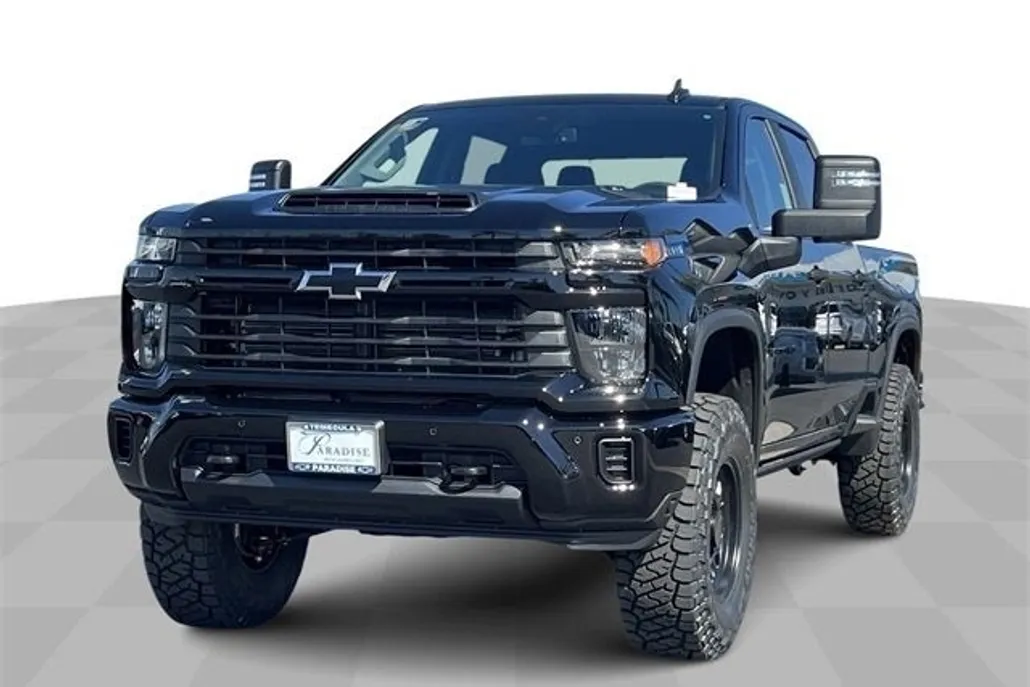 2025 Chevrolet Silverado 2500HD Custom photo 1