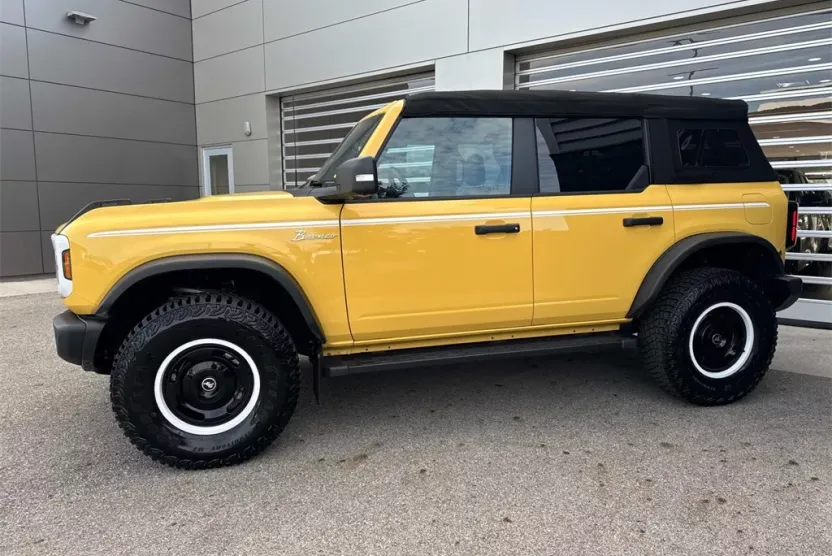 2023 Ford Bronco Heritage Limited First Edition photo 1
