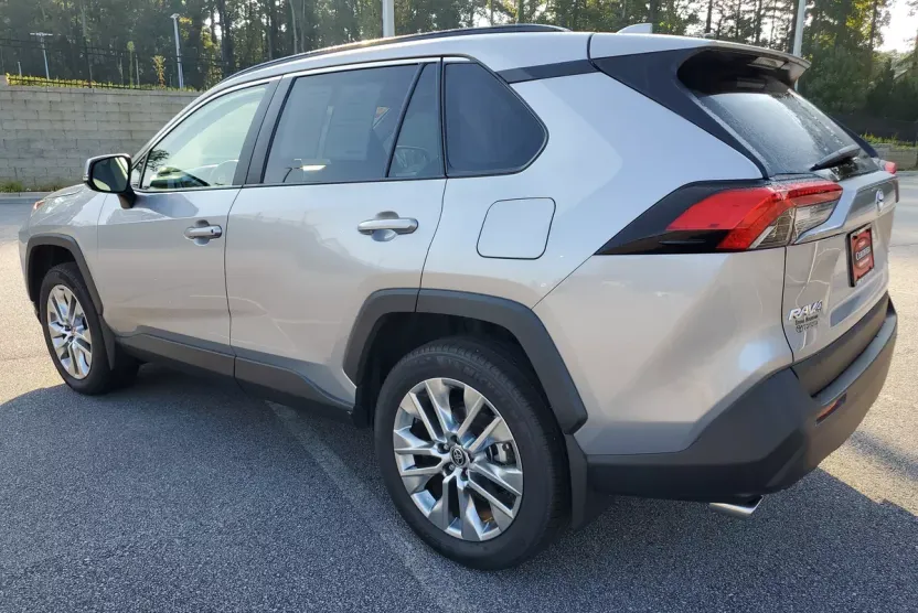 2024 Toyota RAV4 XLE Premium photo 1