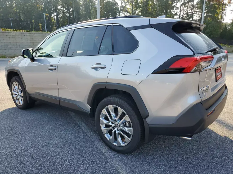 2024 Toyota RAV4 XLE Premium photo 1