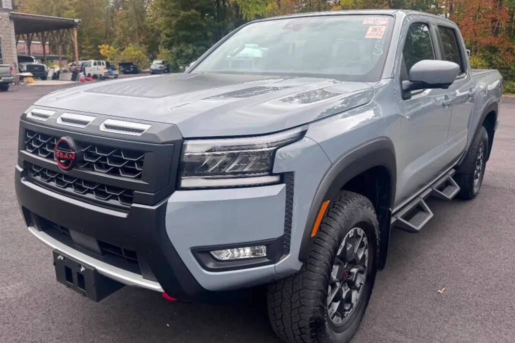 2025 Nissan Frontier PRO-4X photo 1