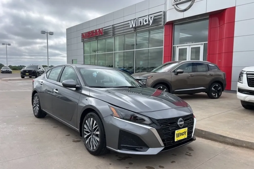 2025 Nissan Altima 2.5 SV photo 1