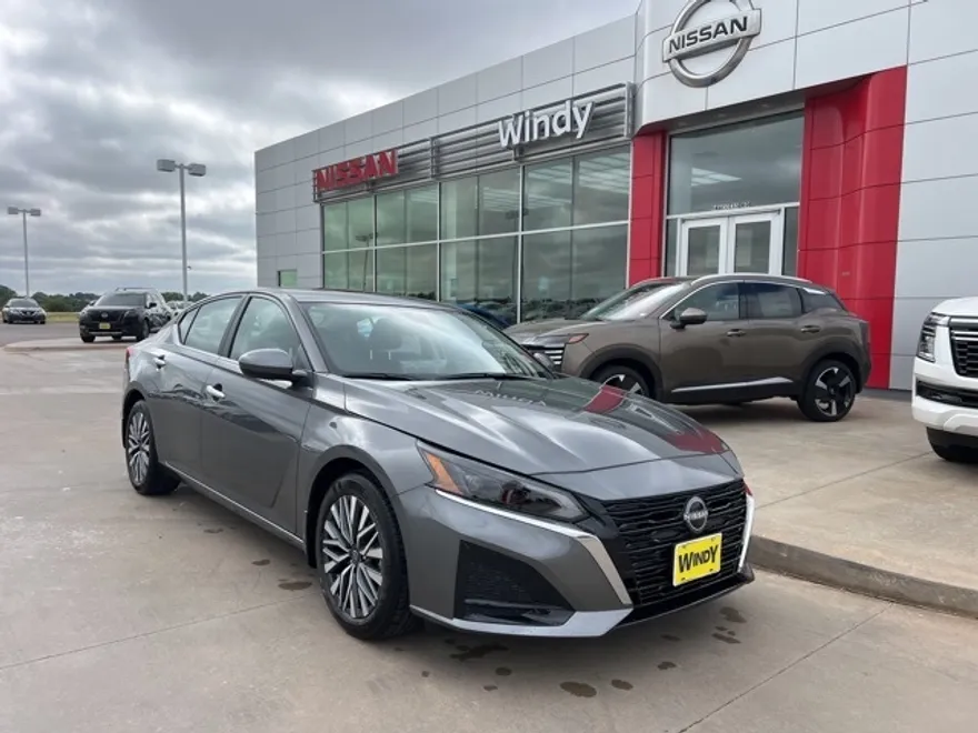 2025 Nissan Altima 2.5 SV photo 1