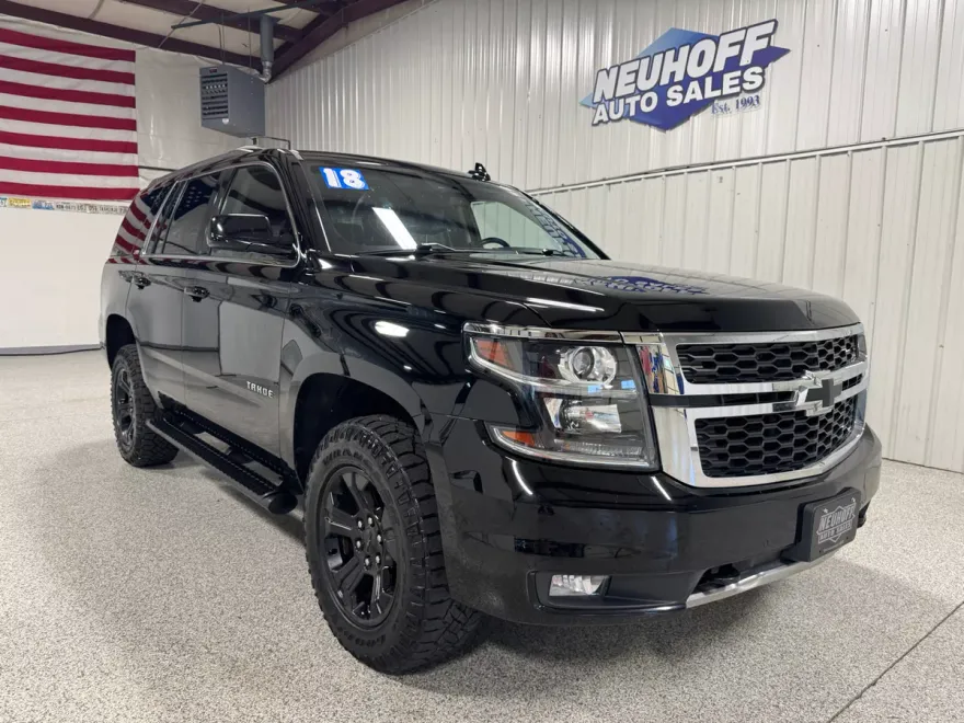 2018 Chevrolet Tahoe LT photo 1