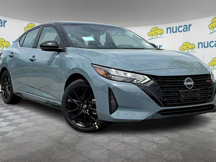 2025 Nissan Sentra SR photo 1