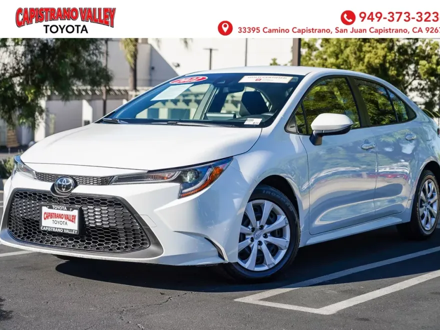 2022 Toyota Corolla LE photo 1