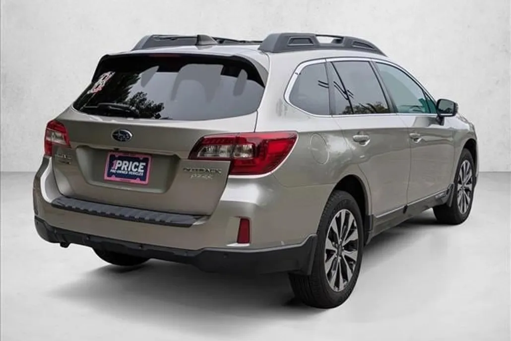 2017 Subaru Outback Limited photo 1