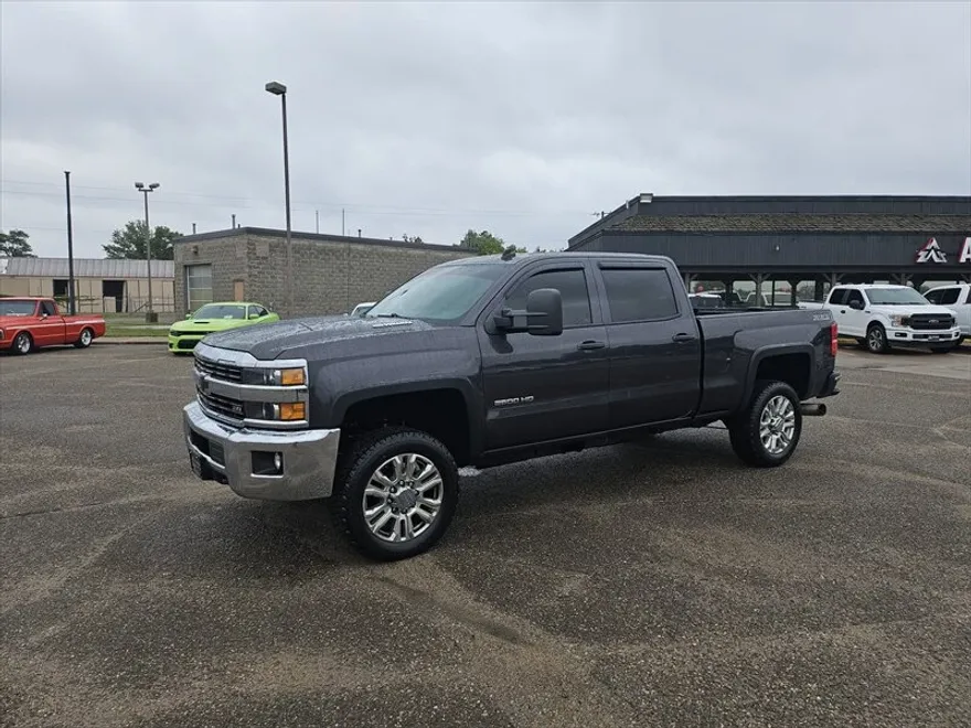 2015 Chevrolet Silverado 3500HD LT Z71 photo 1