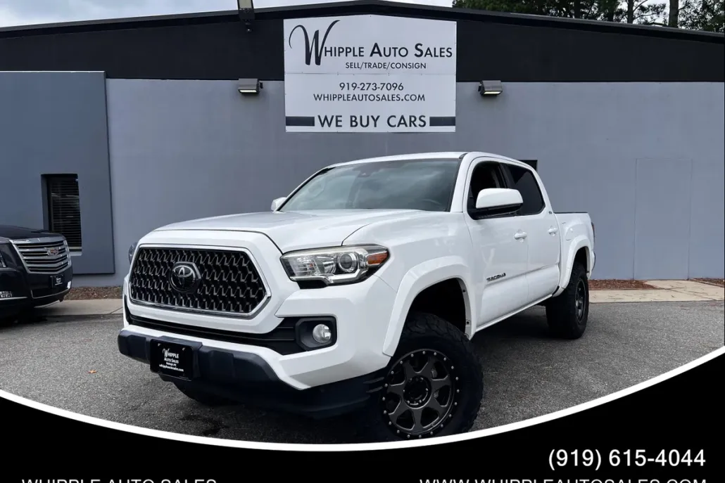 2018 Toyota Tacoma Double Cab SR5 photo 1