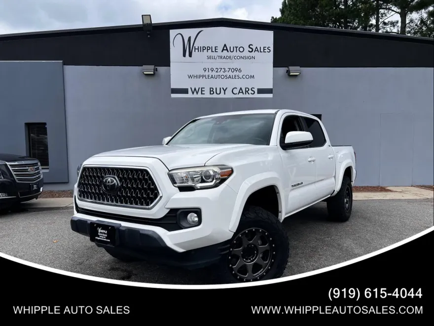 2018 Toyota Tacoma Double Cab SR5 photo 1