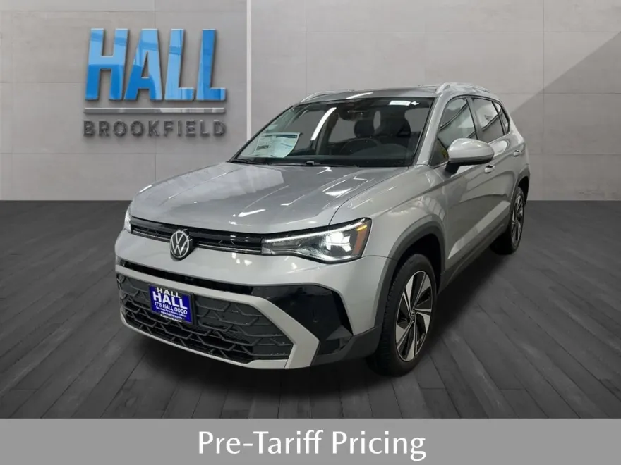2025 Volkswagen Taos SE photo 1