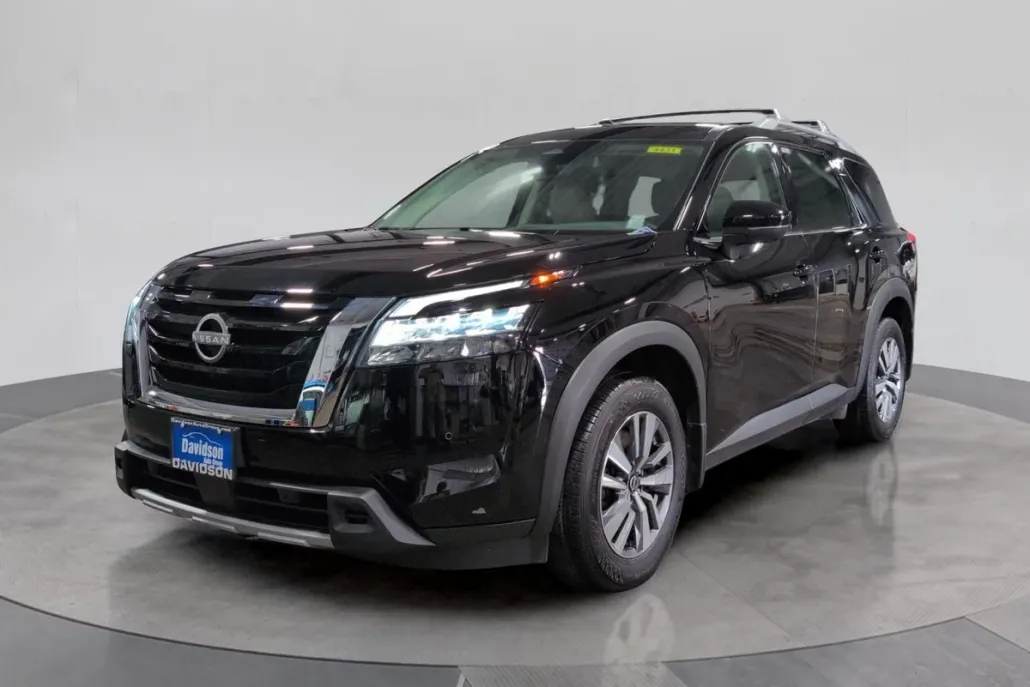 2023 Nissan Pathfinder SL photo 1