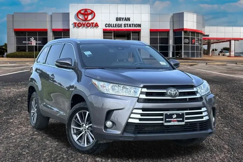 2019 Toyota Highlander XLE photo 1