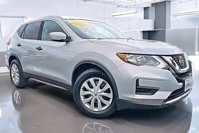 2018 Nissan Rogue S photo 1