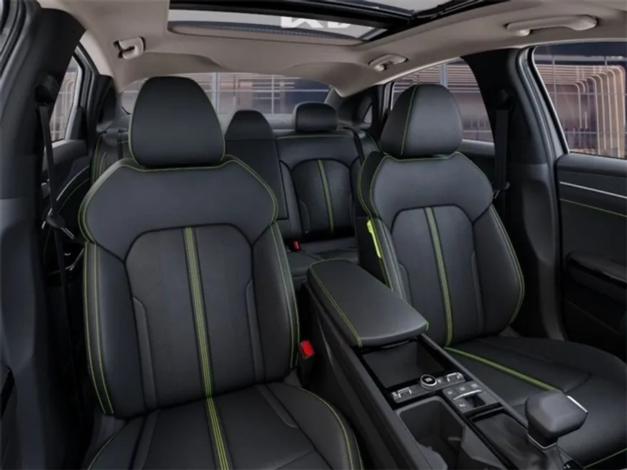 2025 Kia K5 GT photo 14