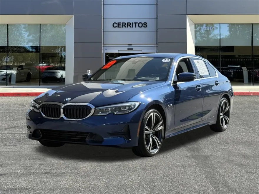 2022 Bmw 330e 3-Series photo 1
