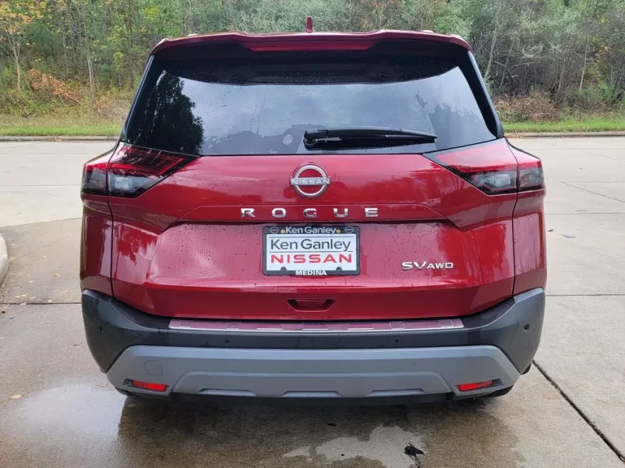 2023 Nissan Rogue SV photo 1
