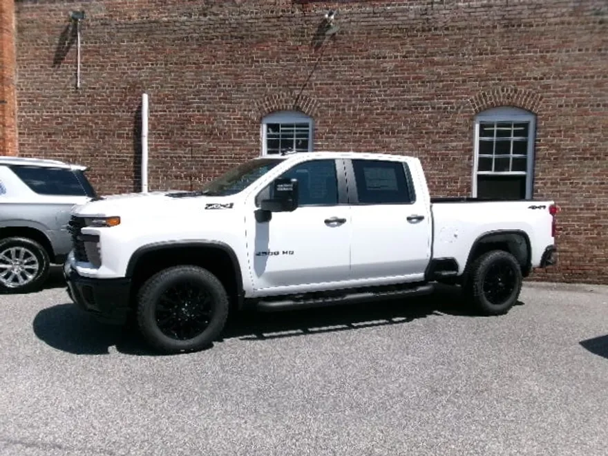 2026 Chevrolet Silverado 2500HD Custom photo 1
