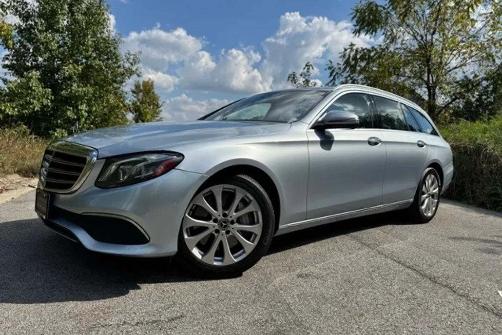 2018 Mercedes Benz E 400 4MATIC Wagon photo 1