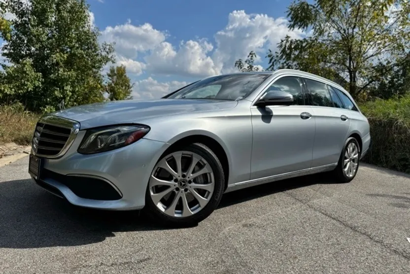 2018 Mercedes Benz E 400 4MATIC Wagon photo 1