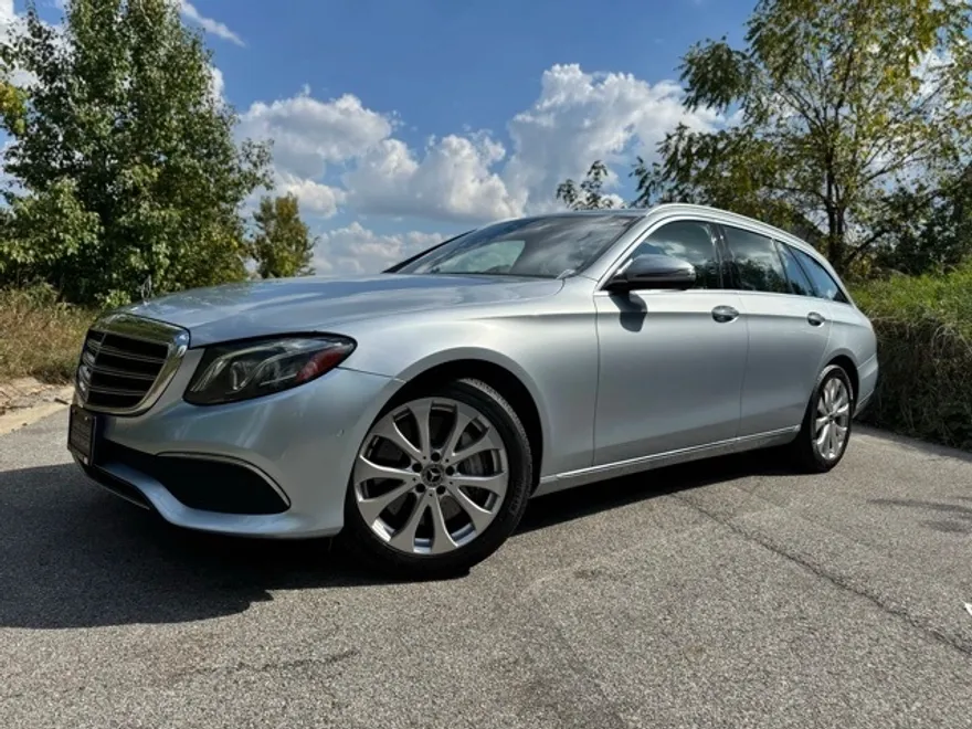 2018 Mercedes Benz E 400 4MATIC Wagon photo 1