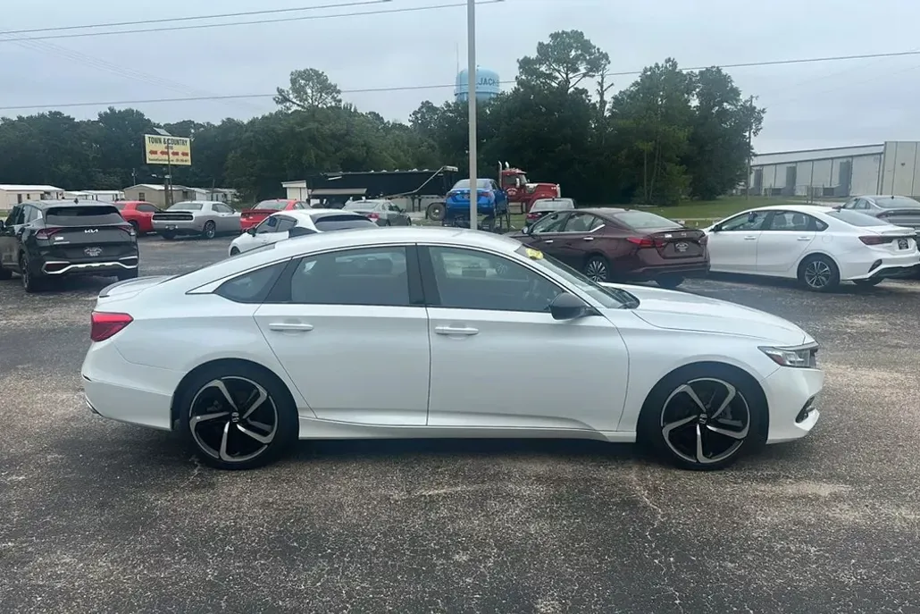 2022 Honda Accord Sport photo 1