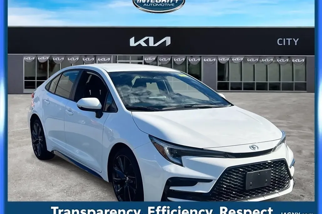2023 Toyota Corolla SE photo 1