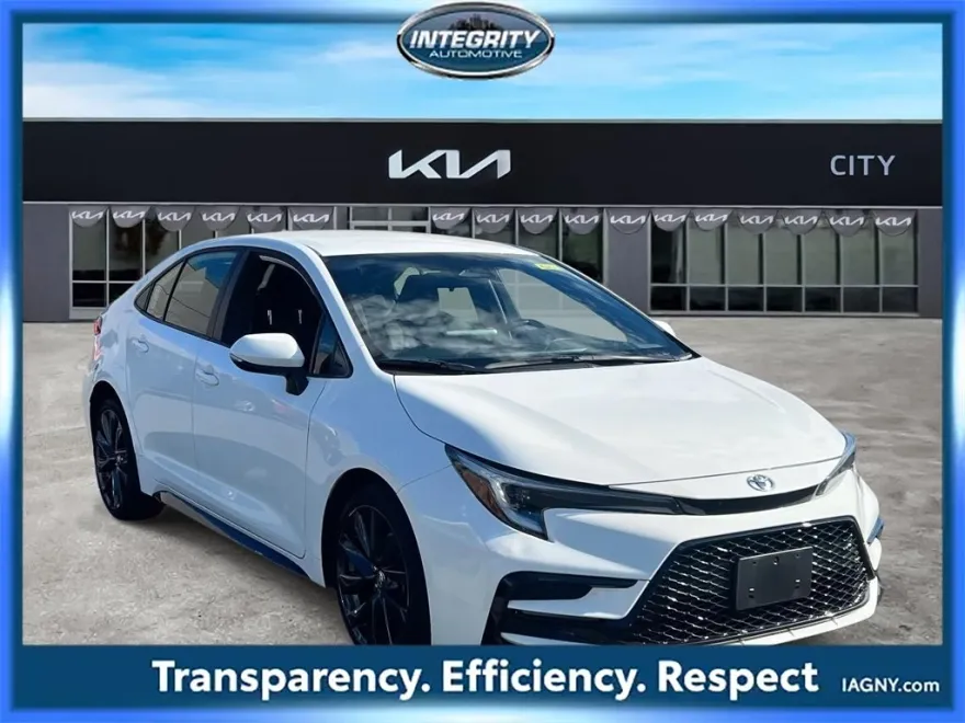 2023 Toyota Corolla SE photo 1