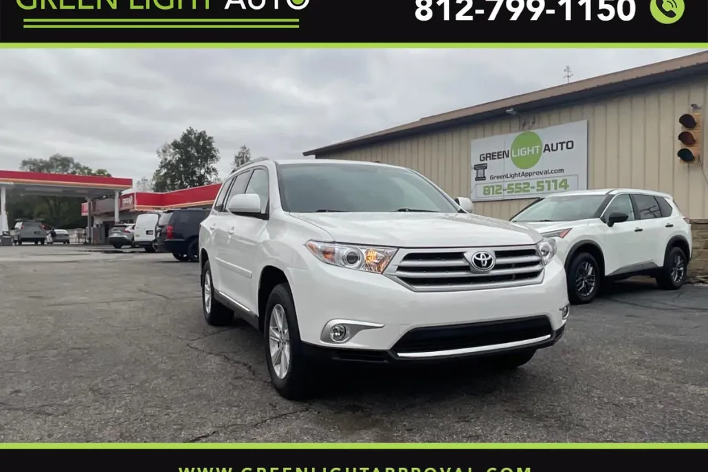 2013 Toyota Highlander Base photo 1