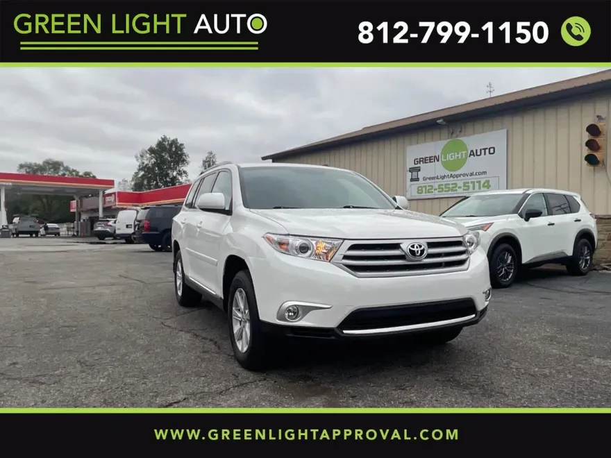 2013 Toyota Highlander Base photo 1