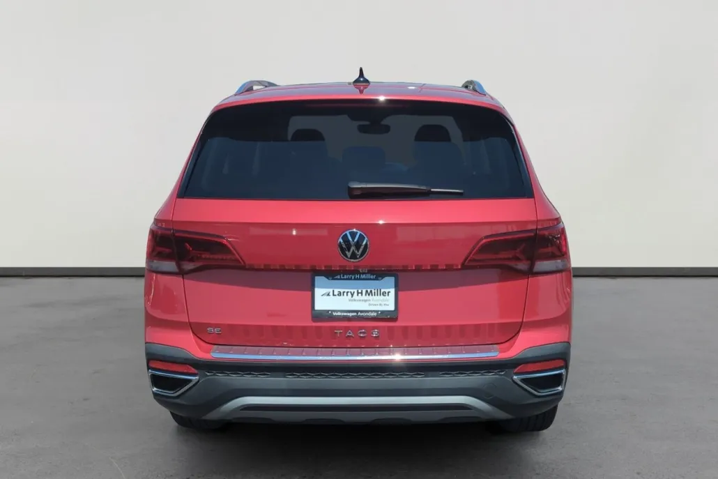 2022 Volkswagen Taos SE photo 1
