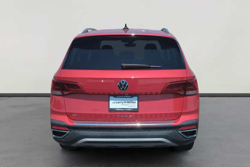 2022 Volkswagen Taos SE photo 1