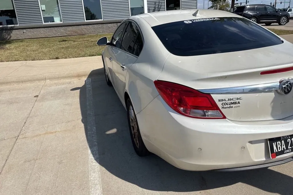 2013 Buick Regal Premium I photo 1