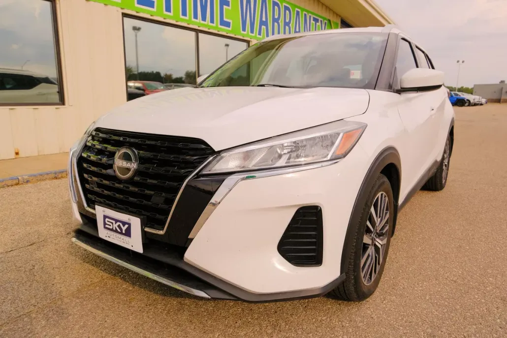 2022 Nissan Kicks SV photo 1