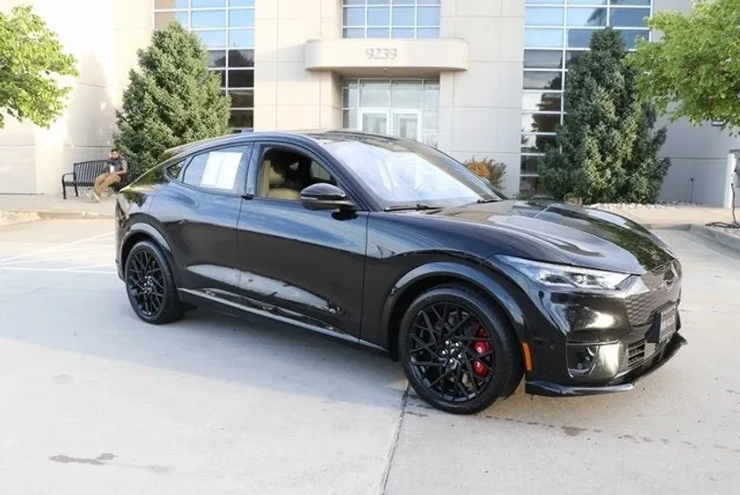 2023 Ford Mustang Mach-E GT photo 1