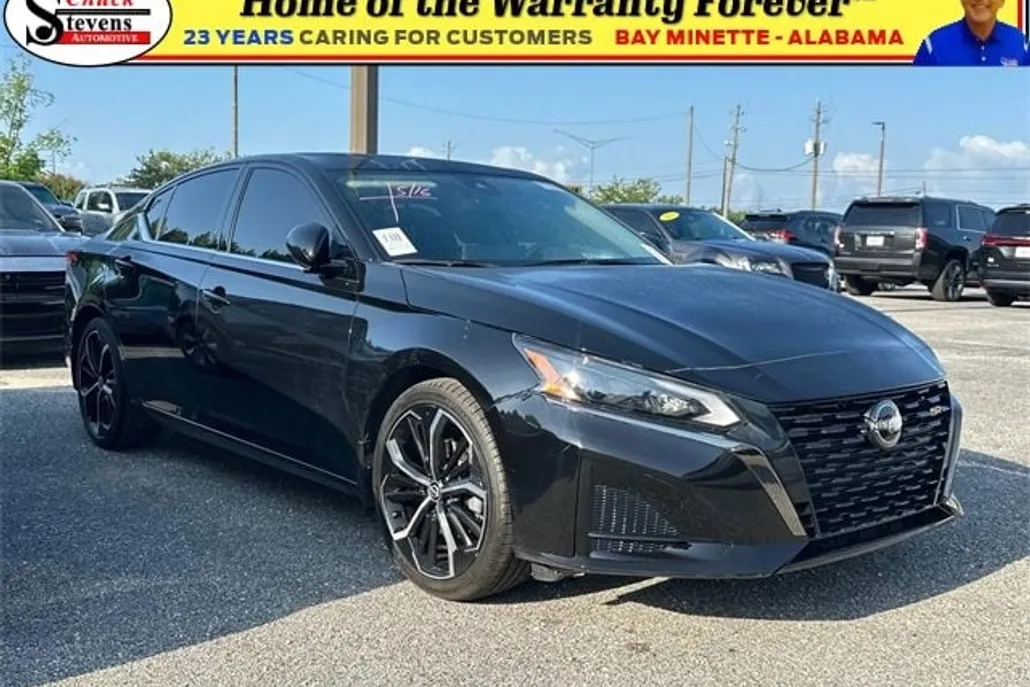 2023 Nissan Altima 2.5 SR photo 1