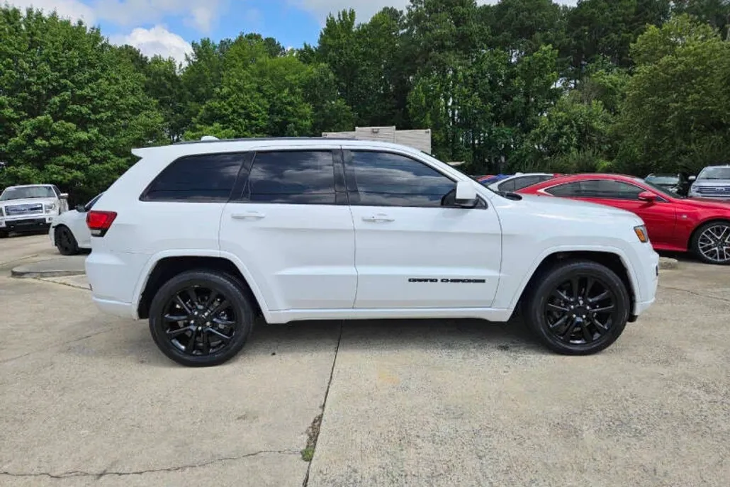 2020 Jeep Grand Cherokee Altitude photo 1