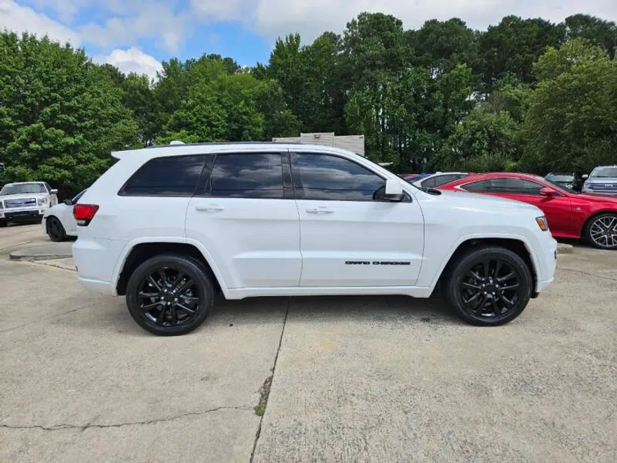 2020 Jeep Grand Cherokee Altitude photo 1