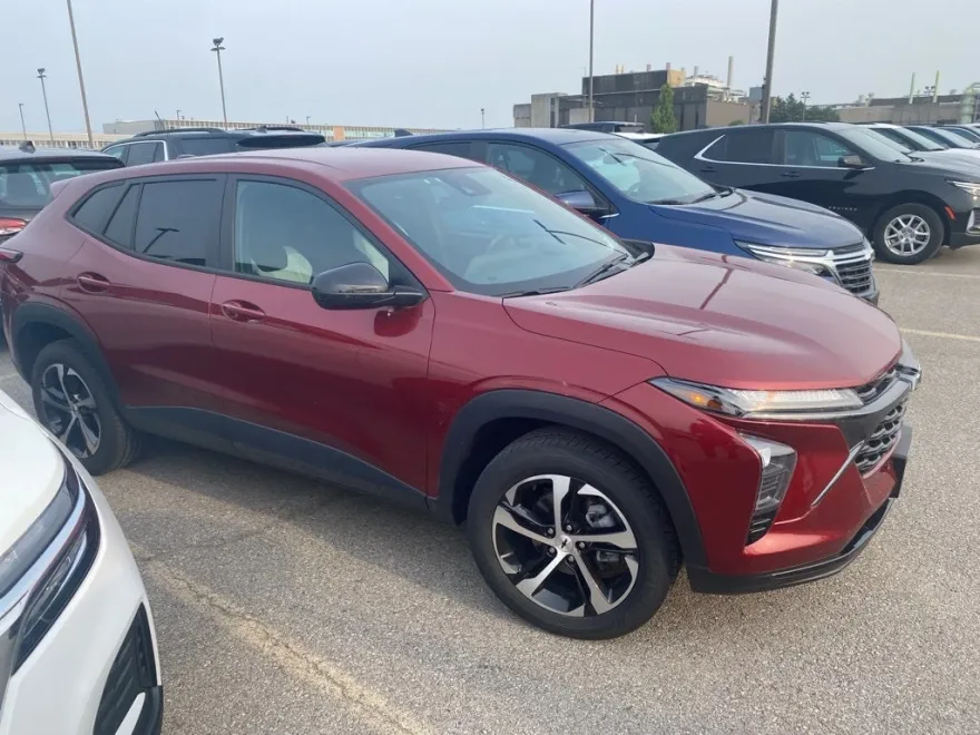 2024 Chevrolet Trax photo 1