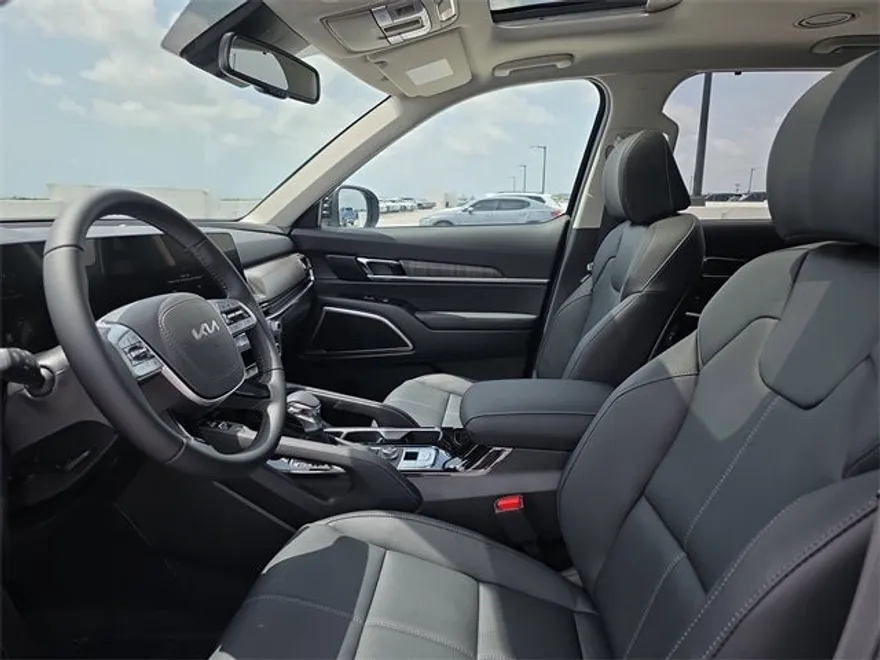 2025 Kia Telluride EX photo 7