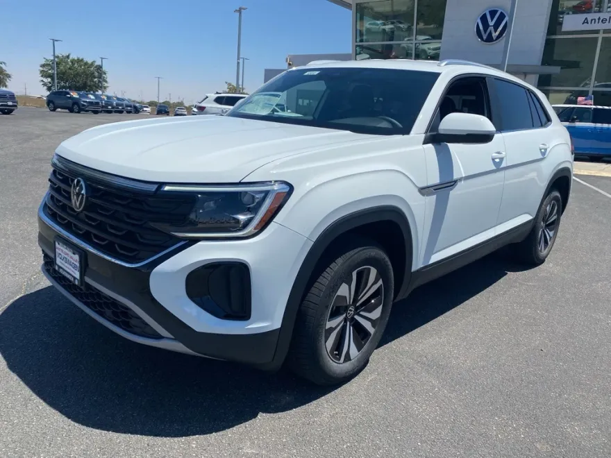 2025 Volkswagen Atlas Cross Sport SE photo 1