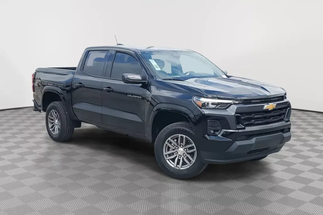 2025 Chevrolet Colorado LT photo 1