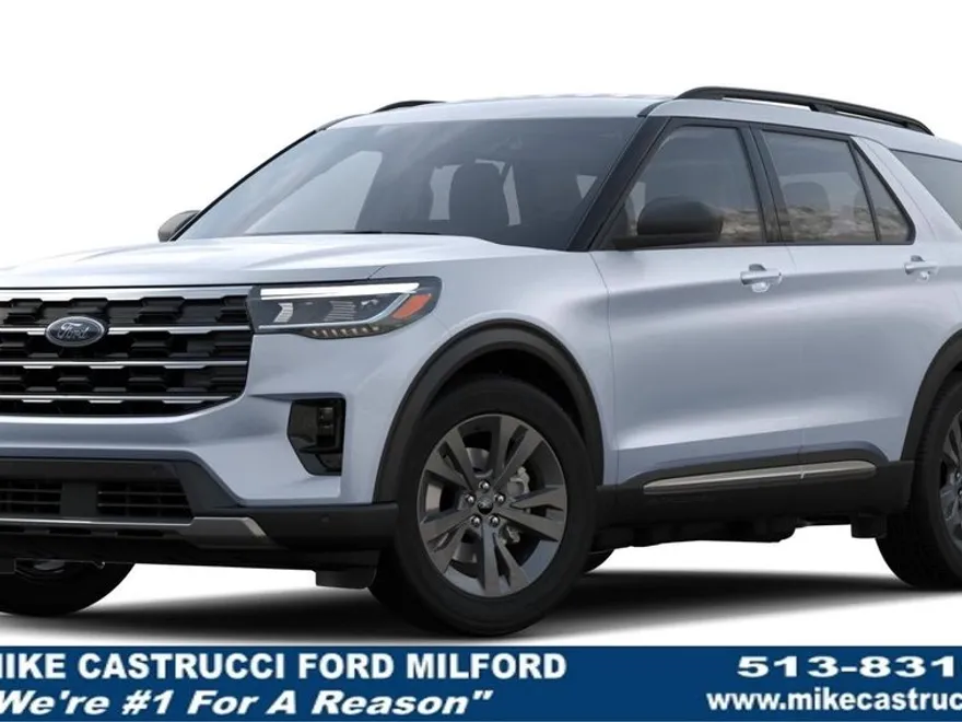 2025 Ford Explorer photo 1