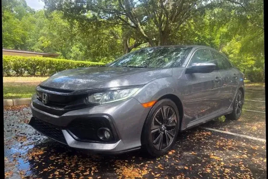 2019 Honda Civic EX Hatchback photo 1