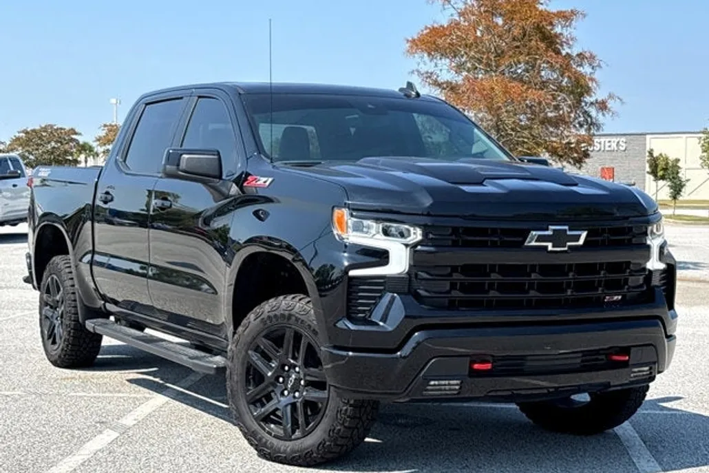 2025 Chevrolet Silverado 1500 LT Trail Boss photo 1