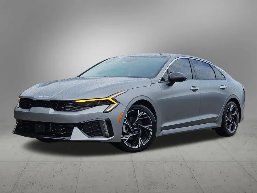 2025 Kia K5 GT-Line photo 1