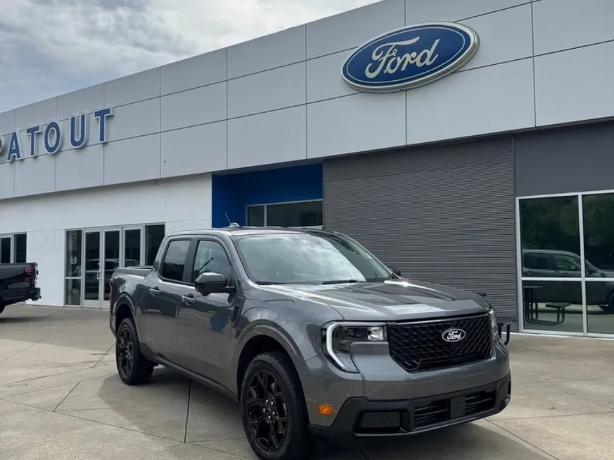 2025 Ford Maverick Lariat photo 1